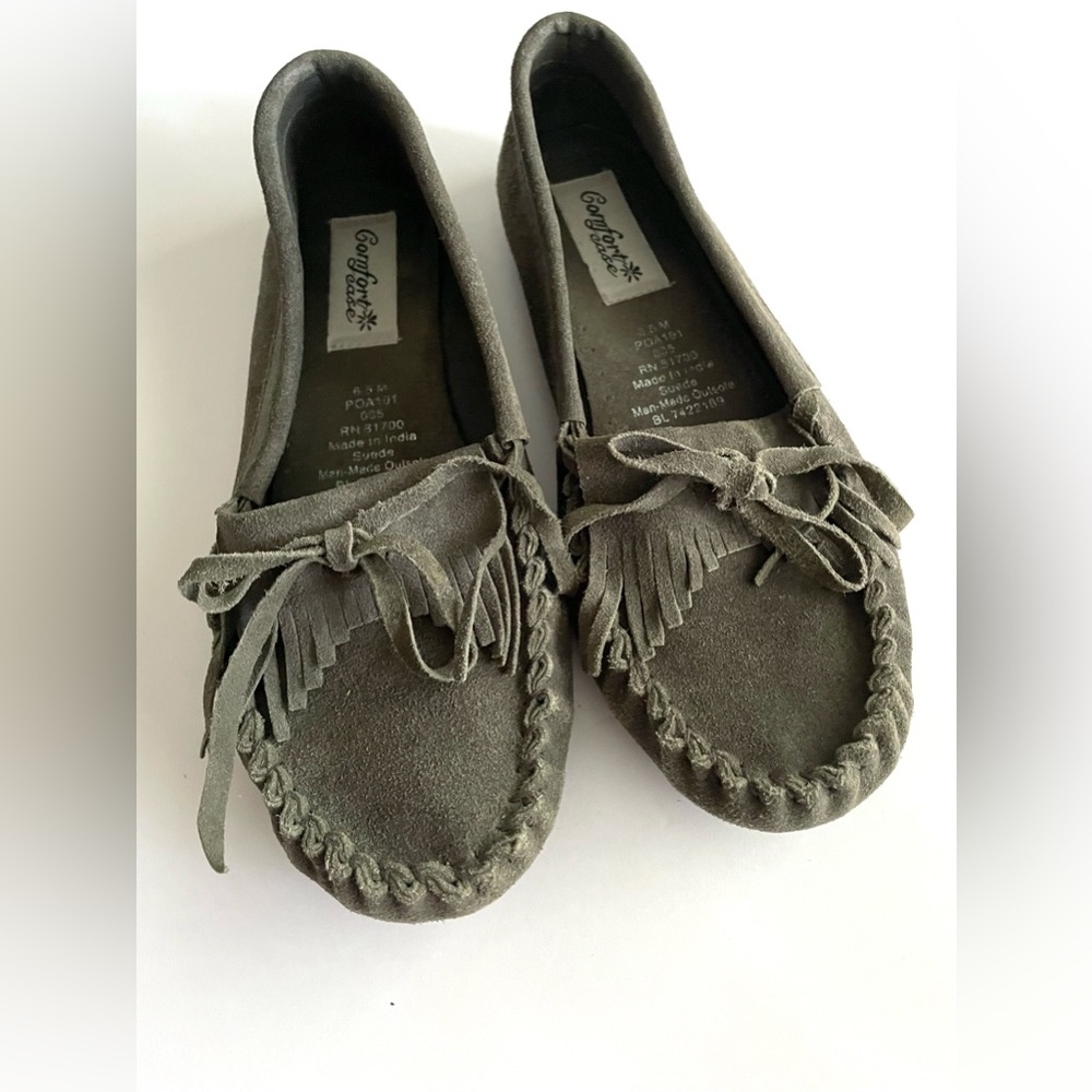 Comfort Care Women’s Suede Moccasin Flats – Size 6.5